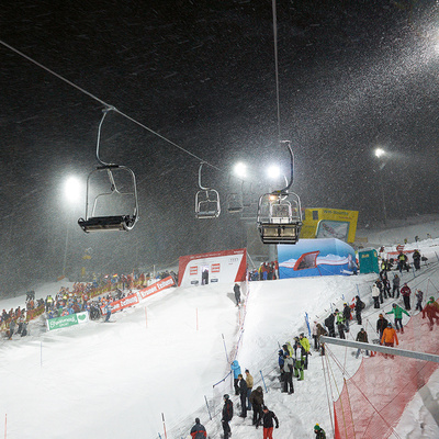 Fixgeklemmte Sesselbahnen