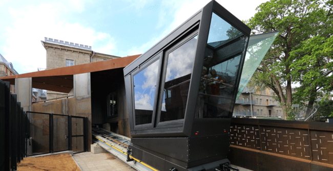 LEITNER ropeways Schraegaufzug auf Gefaengnishuegel Turku Finnland